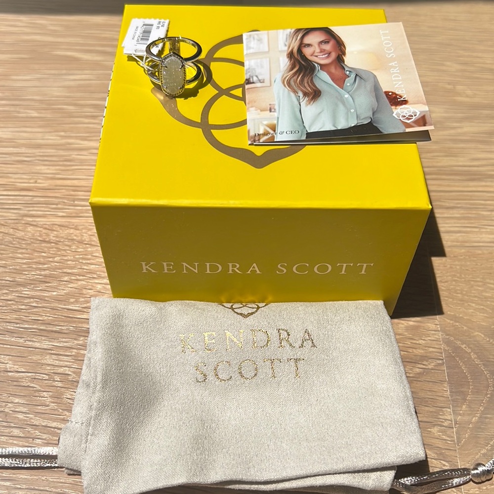 Kendra Scott Elyse Ring in Iridescent Drusy